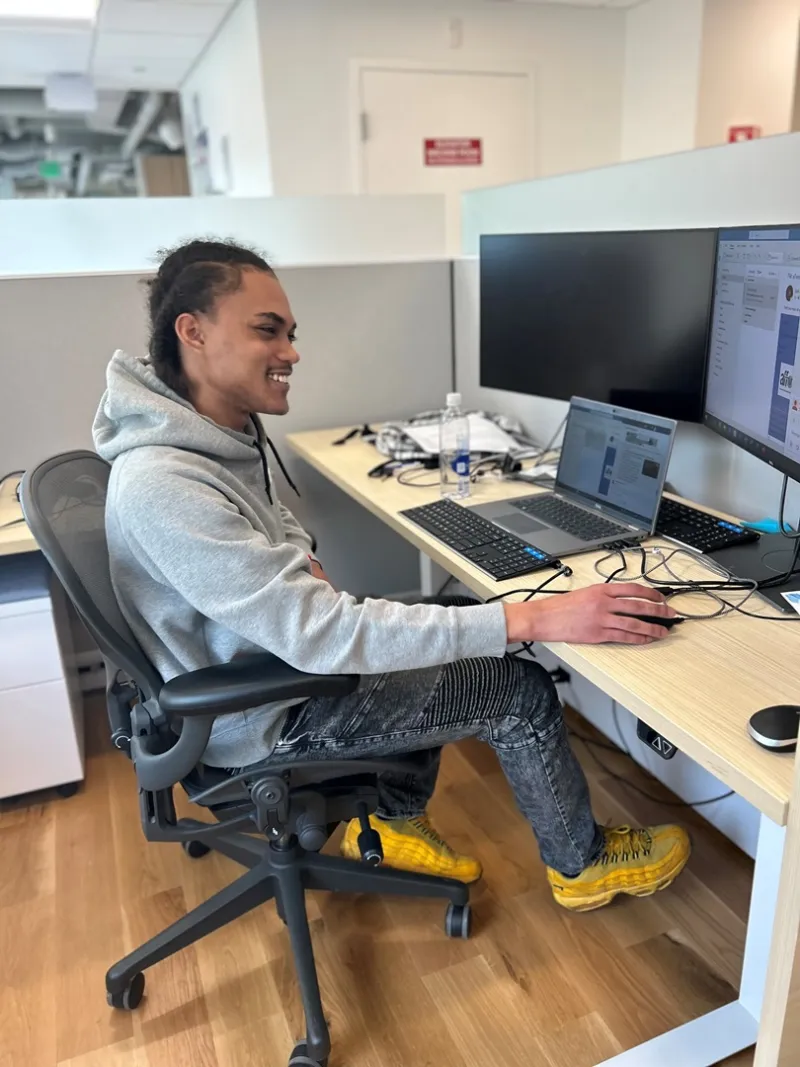 Apply to Next Up, a Career Exploration Program for 18 to 24-year-olds!