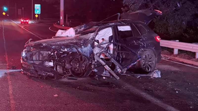 5 people, including 3 teens, hurt after car flips in crash near Beltway in Bethesda