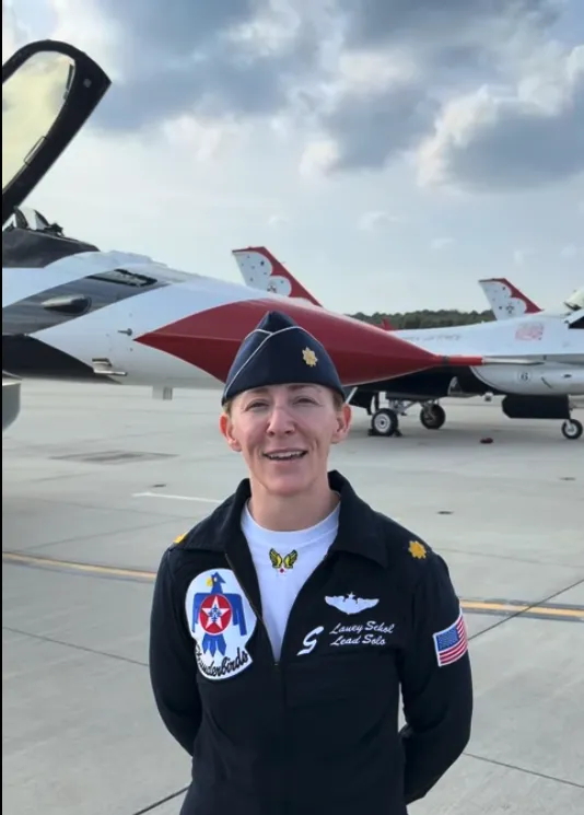 Thunderbirds' Lead Solo Brings Inspiration to Ocean City Air Show
