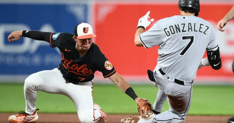 White Sox score 7 runs before making an out in the 3rd, pound the Orioles 9-3