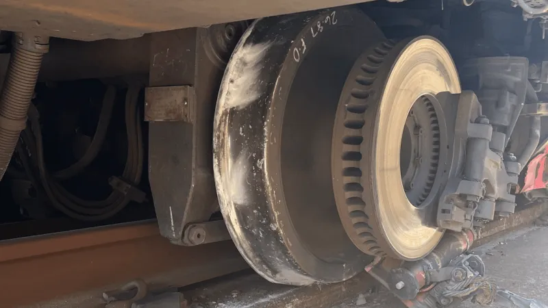Metro slows trains after train derails from extreme heat in Maryland
