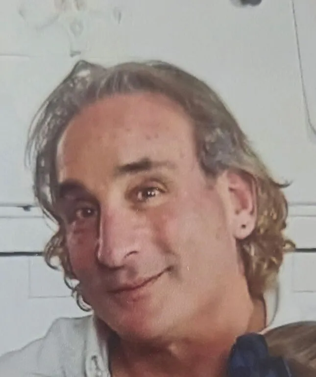 Ron Singer, Owner of Leon's of Baltimore, Dies at 66