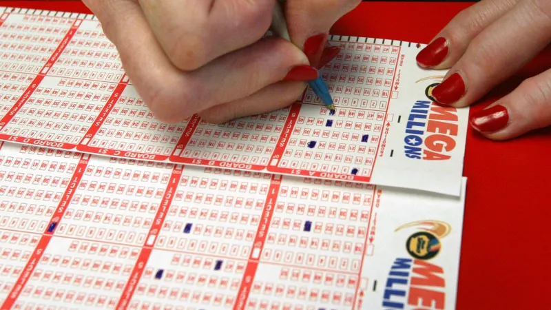 Dundalk player wins $500K scratch-off as Mega Millions, Powerball jackpot climb