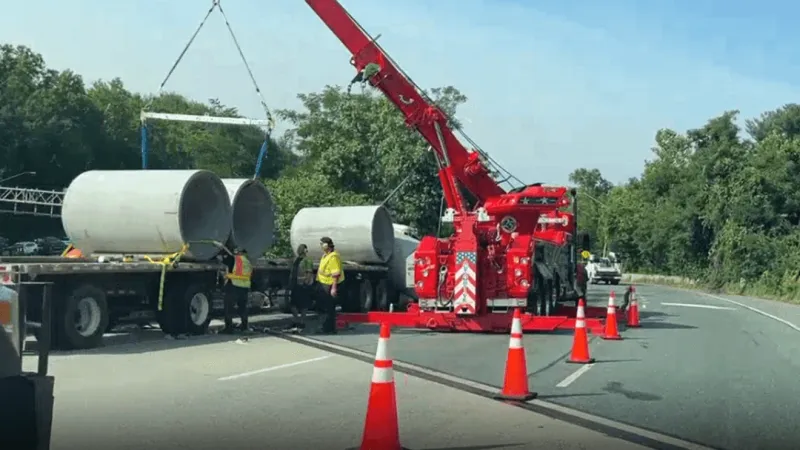 Semi hauling concrete piles breaks down on I-495, closing lanes during rush hour