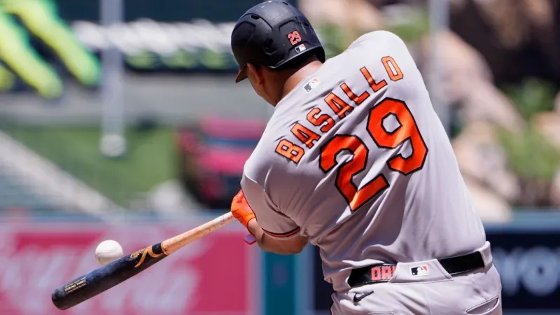 Orioles catcher Samuel Basallo exits game in Houston with shoulder discomfort