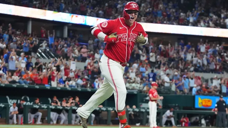 Joc Pederson's 2-run homer in the 6th lifts Rangers past the Orioles 2-1