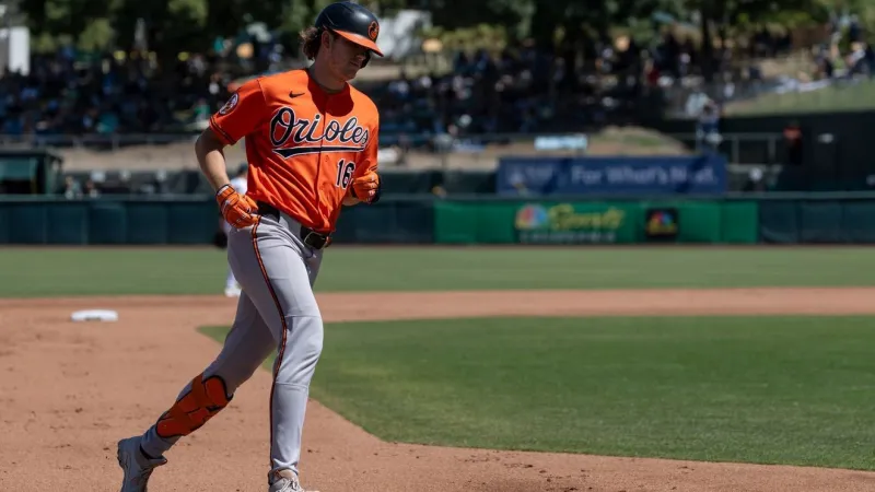 Henderson hits 2 homers, Orioles score 7 unanswered runs to rally past Athletics 8-5