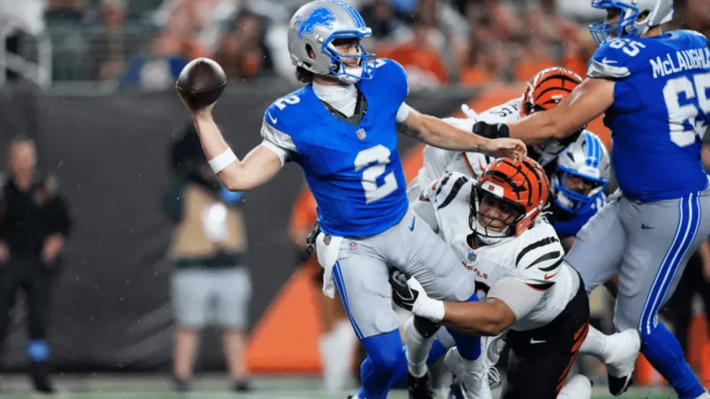 SUN: Drafted 10 minutes apart, Navy's Heidenreich, Robinson both make NFL rosters
