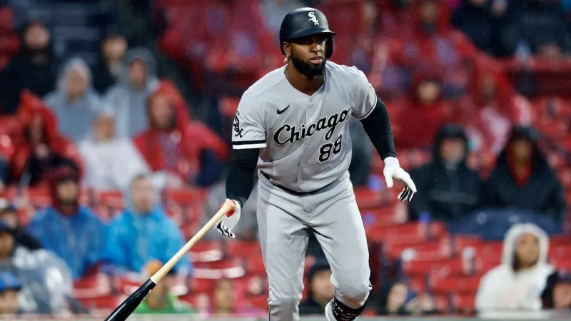 Orioles claim outfielder Luis Robert Jr. off waivers: report