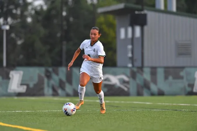 Women's Soccer Battles to 0-0 Draw