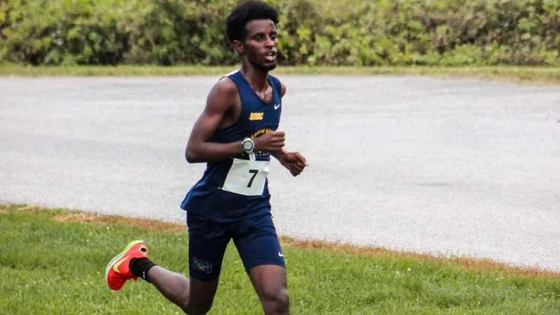 Nura, Francis Lead Cross Country at Season-Opening Delaware Invitational