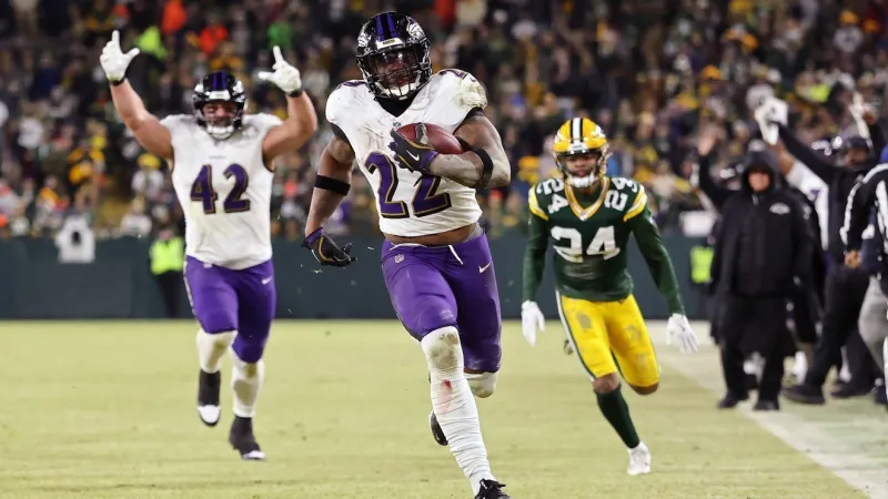 SUN | Ravens' Derrick Henry enters Year 11 locked in: 'I ain't going nowhere'