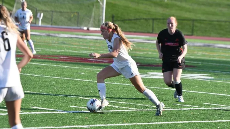 Graff Earns Clean Sheet as Women's Soccer Takes 0-0 Draw with #16 Falcons