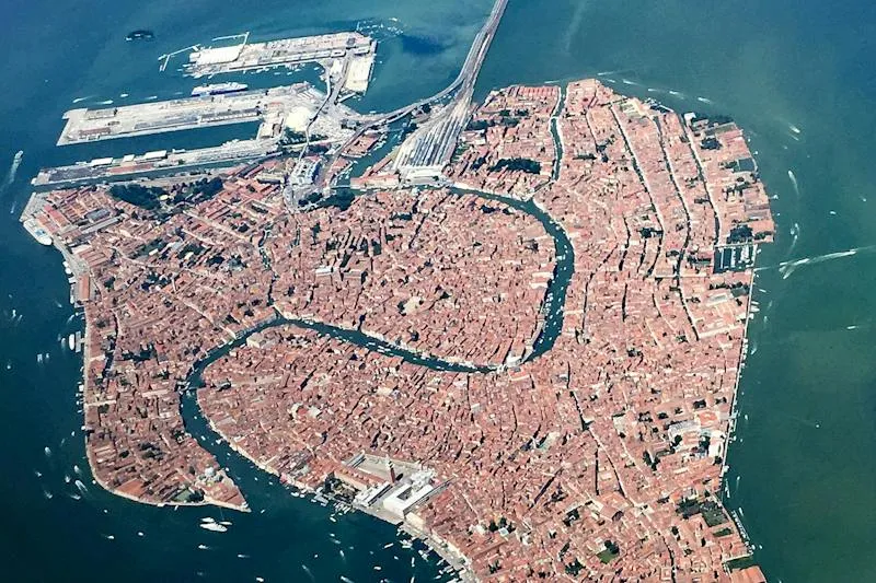 Preventing tidal floods in Venice: a talk by Rafael L. Bras