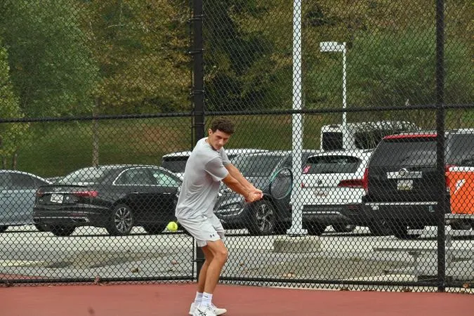 Men's Tennis Outlasts Morgan State In McClure