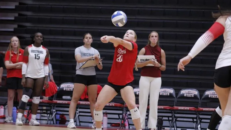 Mountain Lion Block Leads to Win Over Volleyball