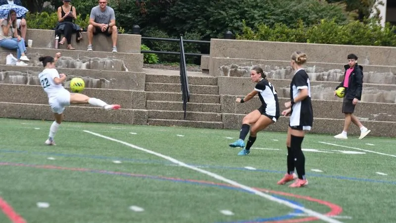 Pioneers Score Late Winner to Defeat Women's Soccer