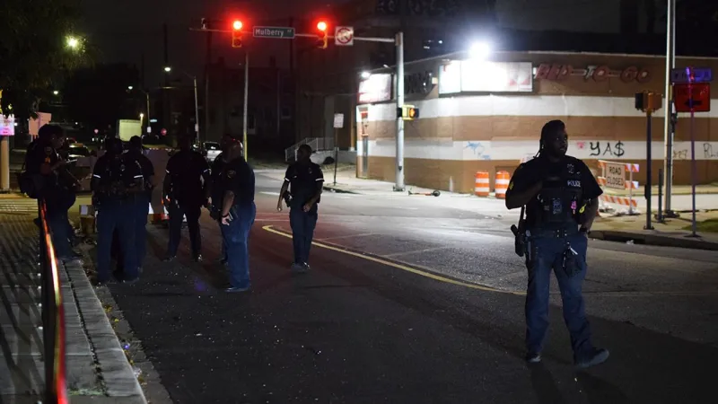 Police disperse large juvenile gathering in west Baltimore