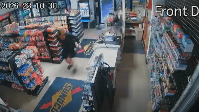 VIDEO: Twisted Tea thief smashes Sunoco Gas Station door in Taneytown