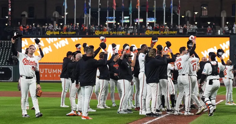 Orioles sweep doubleheader against Blue Jays in final home games of season