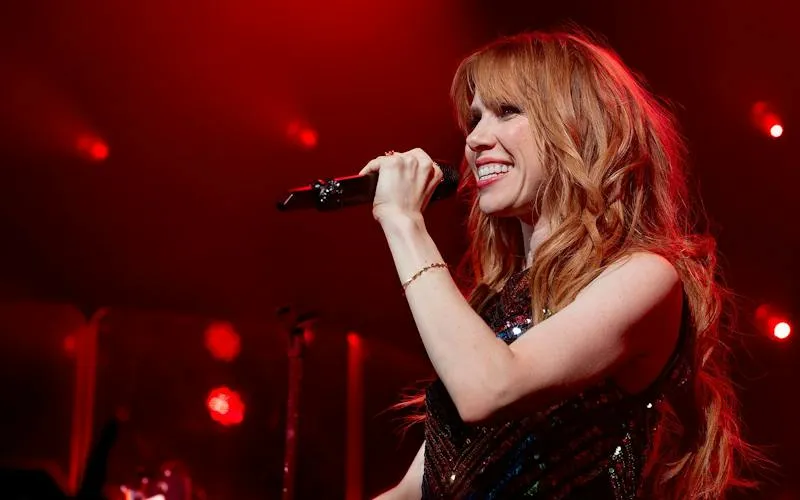 Carly Rae Jepsen works round-the-clock in Day and Night