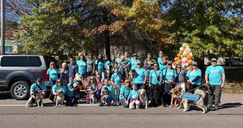 Volunteer for the Autumn Glory Parade