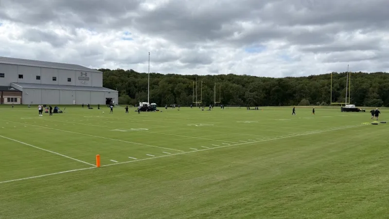Ravens without WR Zay Flowers & LT Ronnie Stanley at practice;OLB Hendrickson returns