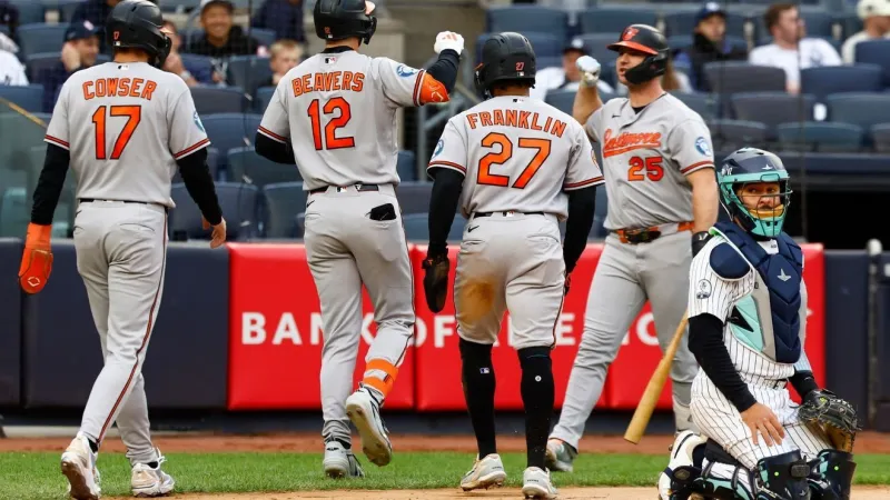 Orioles rout Yankees 10-2 in doubleheader opener