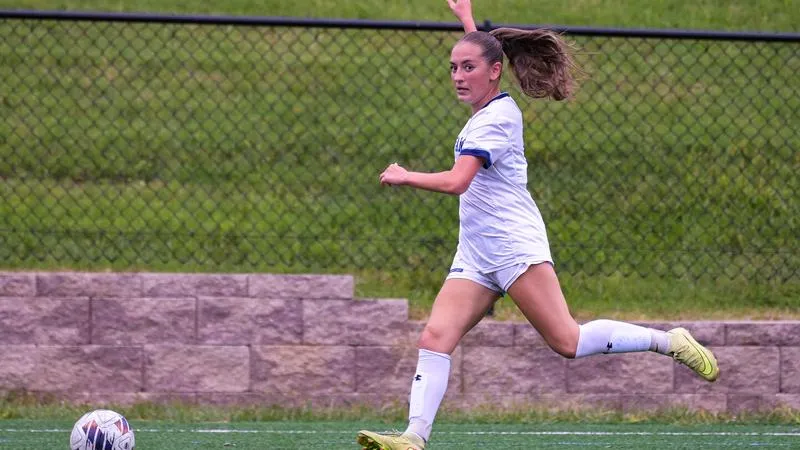 Tippett's Brace Lifts Women's Soccer to First Conference Win