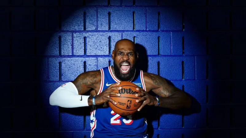 LeBron James on 76ers' debut: 'You guys know who I am, right?'