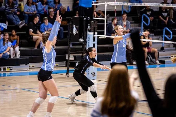 Blue Jays Rally to Upset No. 5 Juniata in Five Sets