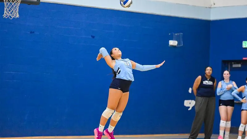Women's Volleyball Drops Match to Lancaster Bible