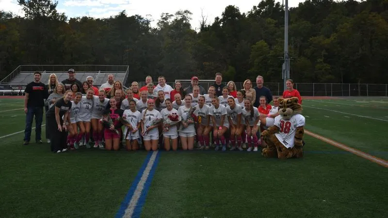 Early Davis Goal, Paige's Tap-In Give WSOC Senior Day Win Over WVWC