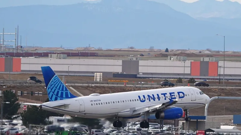 Travelers wait almost 12 hours for takeoff after series of delays; travel expert weighs in