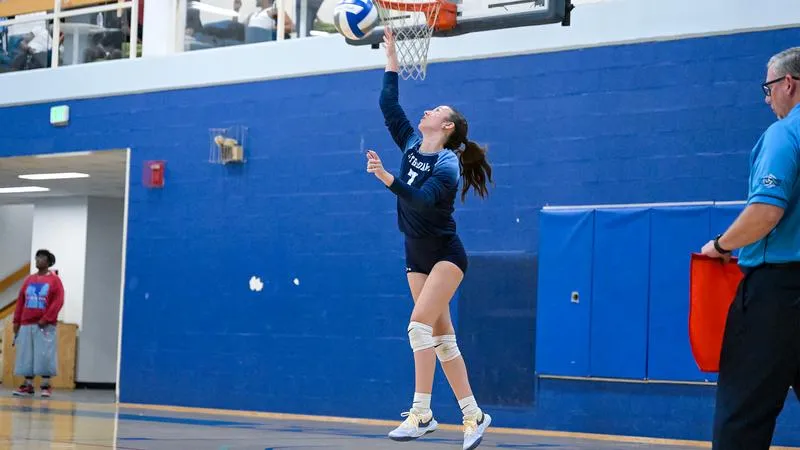 Women's Volleyball Sweeps Gwynedd Mercy in Non-Conference Match