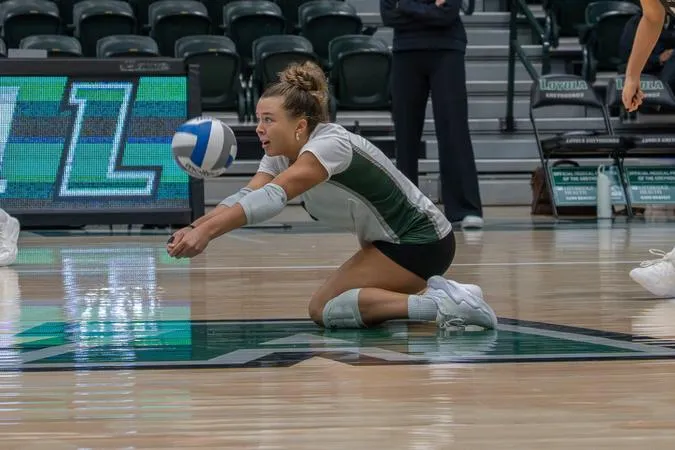 Crusaders Top Volleyball Friday Night In Four