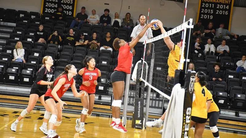 Yellow Jackets Overcome First Set Loss to Defeat Volleyball