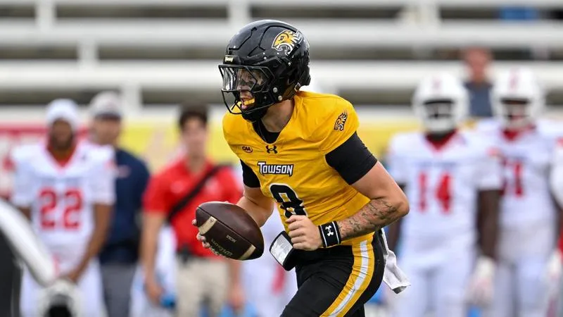 Davis Honored as CAA Football Rookie of the Week