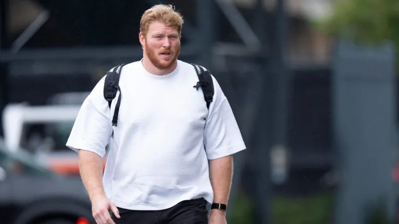 Ravens acquire two-time Pro Bowl center Cam Jurgens from Eagles