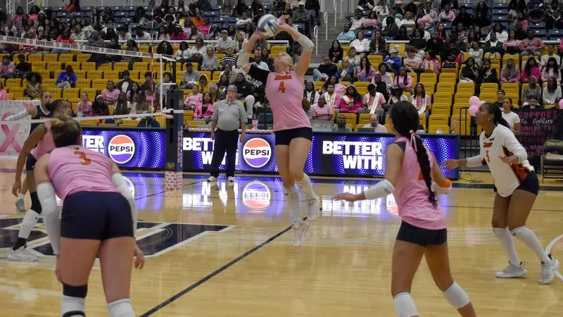 Volleyball Knocks Off Crosstown Rival Coppin State, 3-2