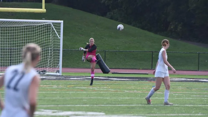 Graff's Shutout, Goals from Davis and Rebuck Give WSOC Homecoming Win Over PPU