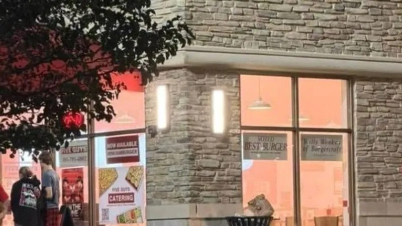 Juvenile arrested after flare thrown into Hagerstown restaurant in alleged arson attempt