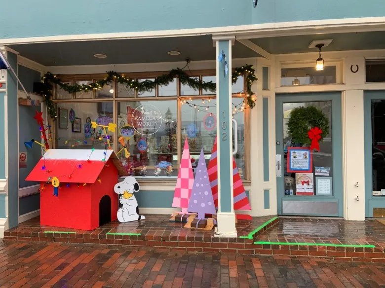 Holiday events bring Santa, shoppers to Midcoast