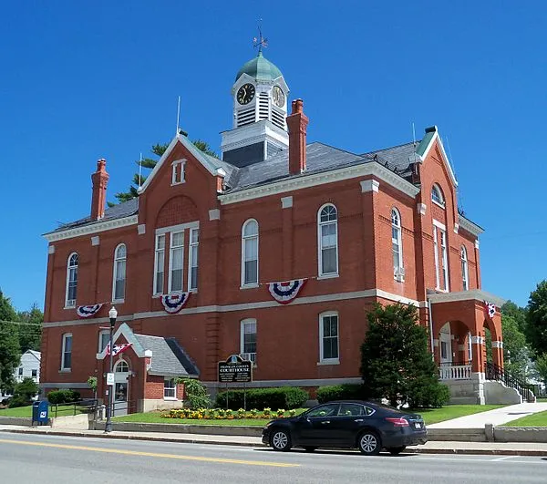 Commissioners hire deputy county administrator