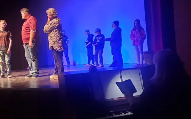 Theatre to present holiday musical