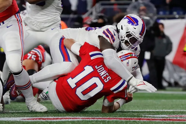 Bills dominate time of possession and rally to beat Patriots, 24-10