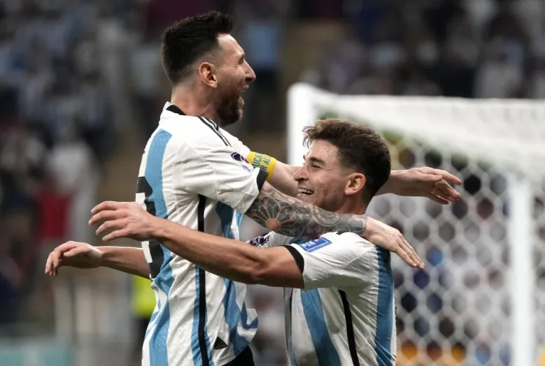 World Cup: Argentina holds off Australia to reach quarterfinals