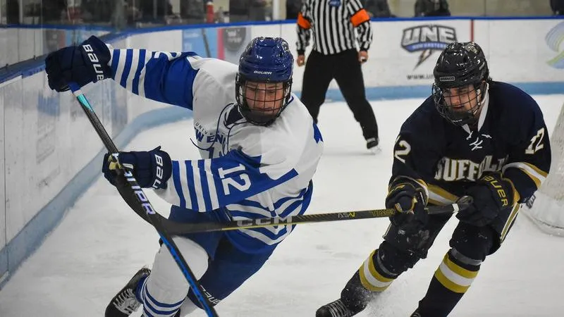 UNE races past Suffolk, 4-2