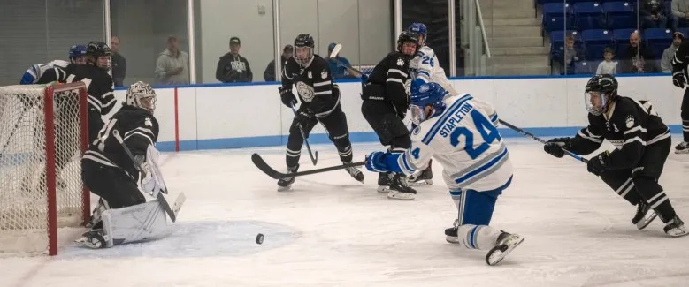 College hockey: Colby topples Bowdoin in rivalry game