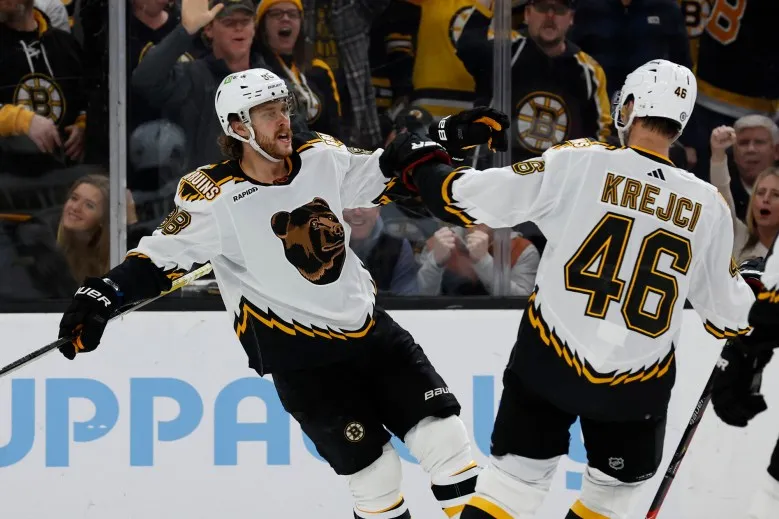Bruins dominate Avalanche, remain unbeaten at home
